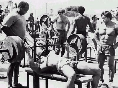 arnold-schwarzenegger-bench-press.jpg